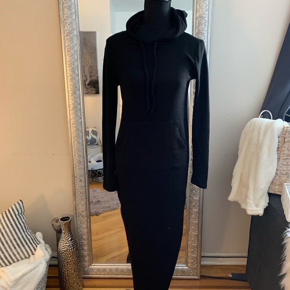 Last one!! Long black hooded sweater dress. NWT M - Picture 8 of 14